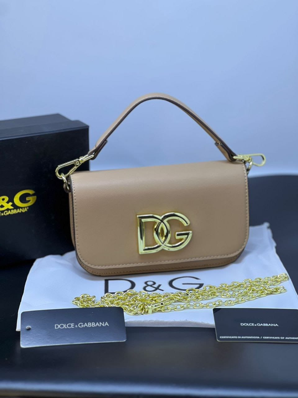 𝐒𝐚𝐜 𝐃𝐨𝐥𝐜𝐞 & 𝐆𝐚𝐛𝐛𝐚𝐧𝐚 - 𝐒𝐲𝐦𝐛𝐨𝐥𝐞 𝐝’é𝐥é𝐠𝐚𝐧𝐜𝐞 𝐬𝐨𝐩𝐡𝐢𝐬𝐭𝐢𝐪𝐮é𝐞 😍👜