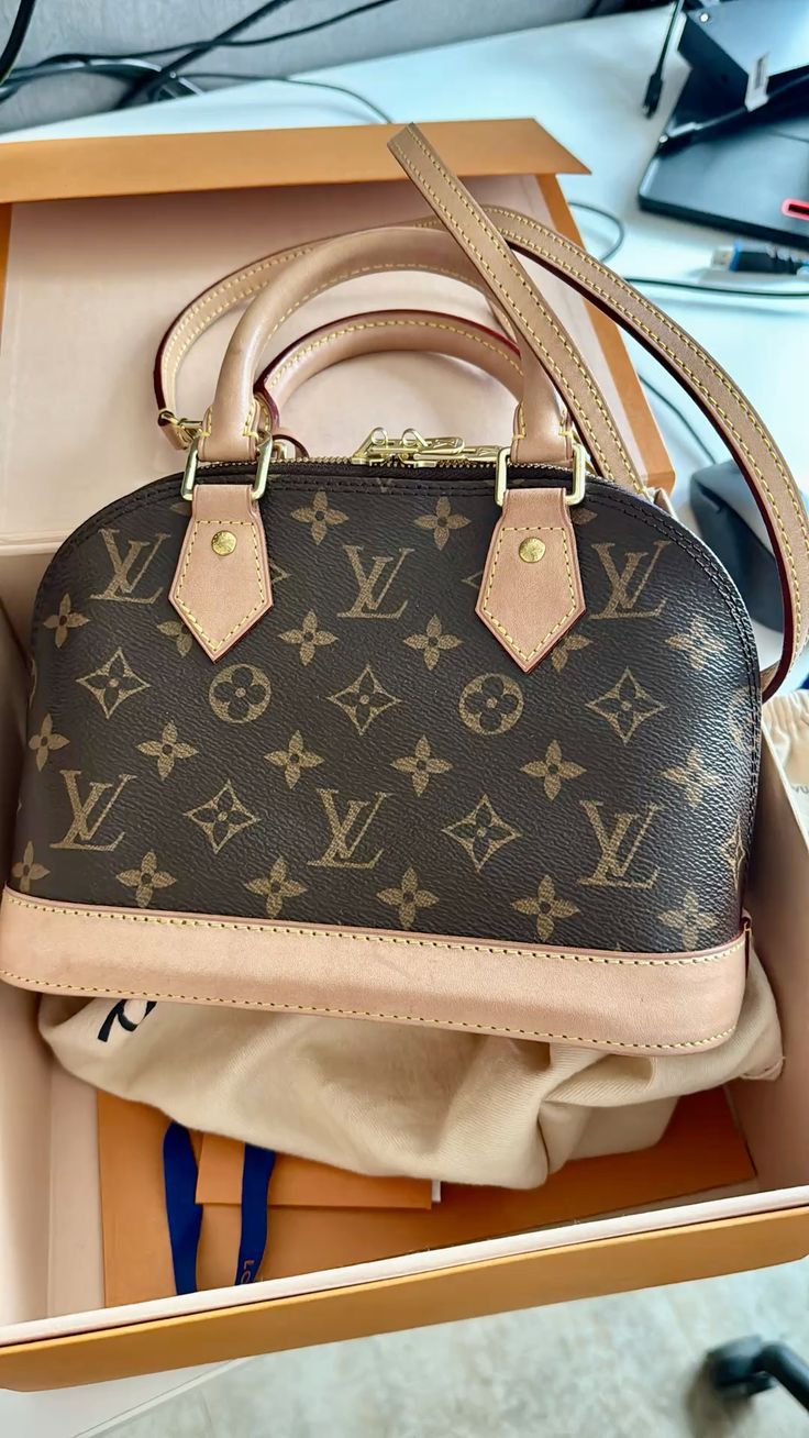 Louis Vuitton alma bb
