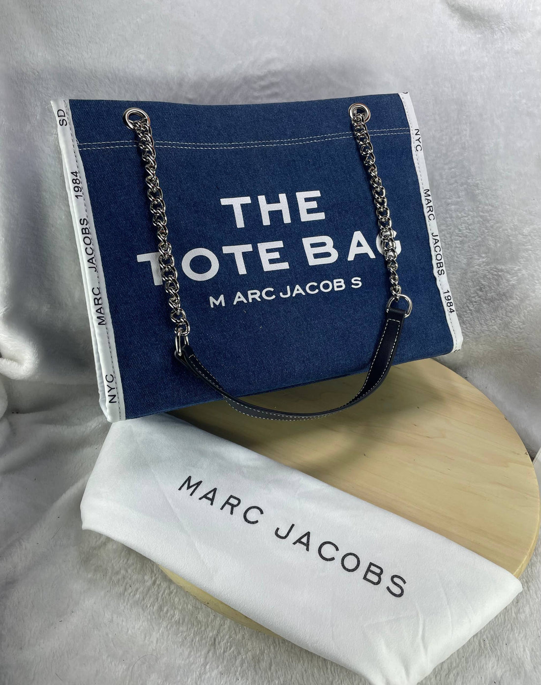 Marc jacobs the tote bag