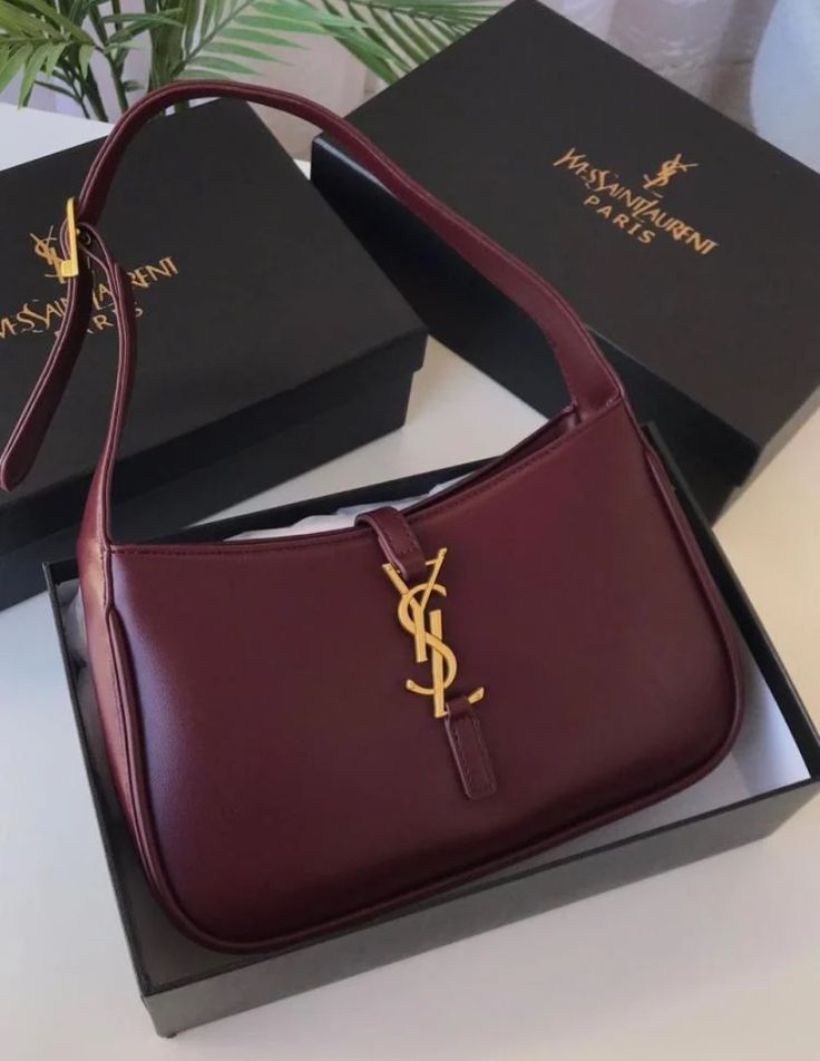 ✨ Sac Saint Laurent – Élégance & Raffinement ✨