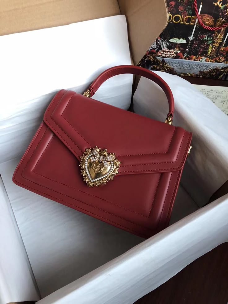 𝑪𝒐𝒍𝒍𝒆𝒄𝒕𝒊𝒐𝒏 𝒅𝒆 𝒔𝒂𝒄𝒔 𝑫𝒐𝒍𝒄𝒆 & 𝑮𝒂𝒃𝒃𝒂𝒏𝒂 𝒅𝒆 𝒍𝒖𝒙𝒆 𝒅𝒂𝒏𝒔 𝒕𝒐𝒖𝒕𝒆𝒔 𝒍𝒆𝒔 𝒄𝒐𝒖𝒍𝒆𝒖𝒓𝒔 🎨